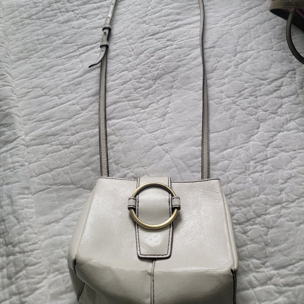 Crossbody purse